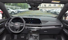 凯迪拉克最新内饰爆料,凯迪拉克全新内饰惊艳亮相，科技与艺术的完美融合”